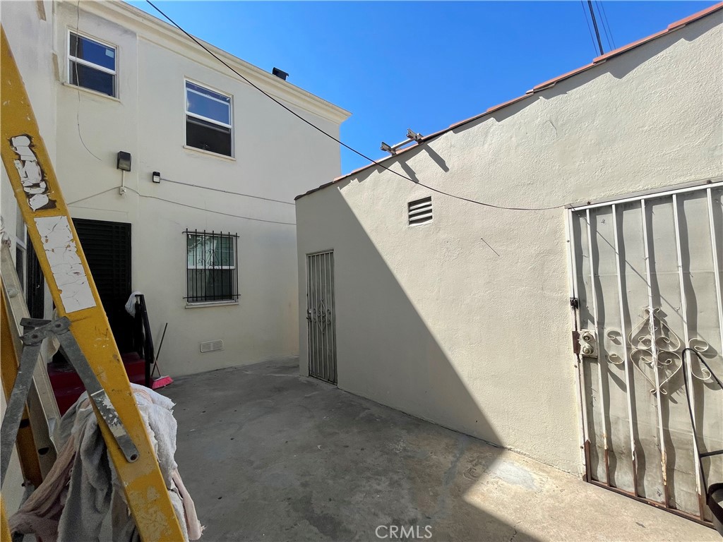421 N Mott Property Photo 13