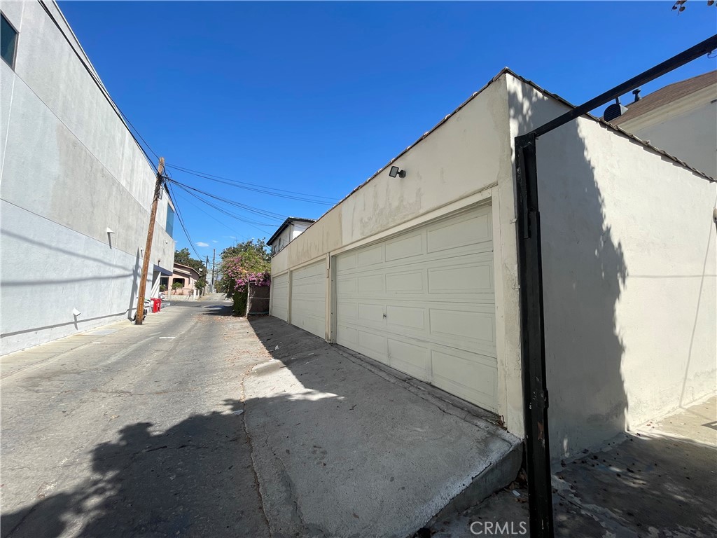 421 N Mott Property Photo 14