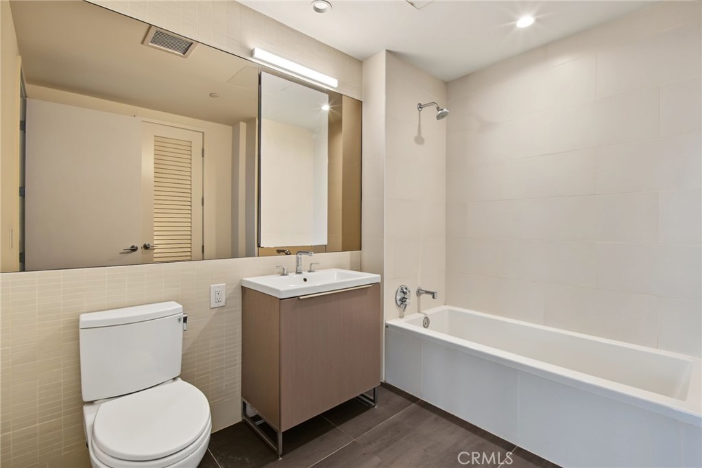 889 Francisco Street 2910 Property Photo 13
