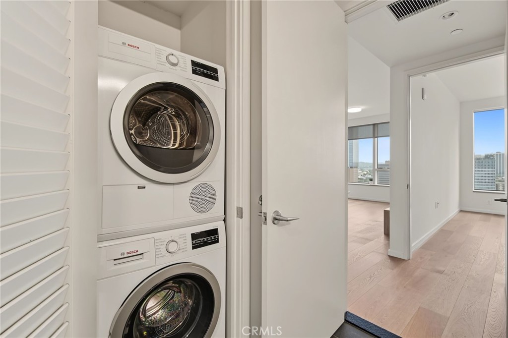 889 Francisco Street 2910 Property Photo 14