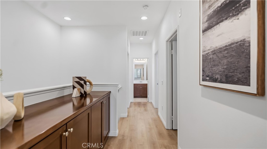 827 The Promenade F Property Photo 20