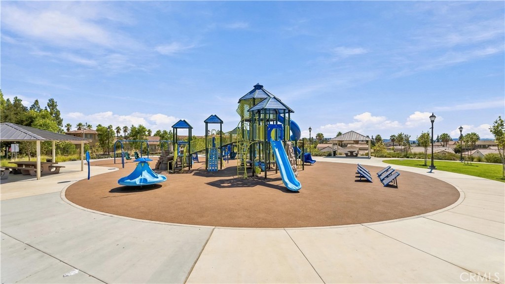 827 The Promenade F Property Photo 50