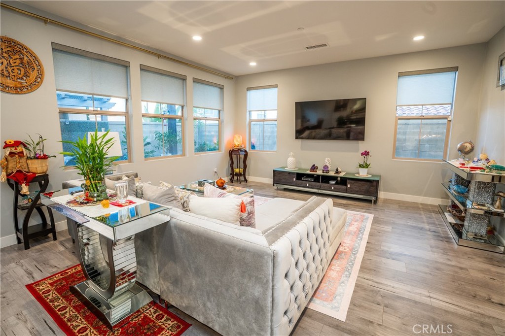109 Full Sun Property Photo 11