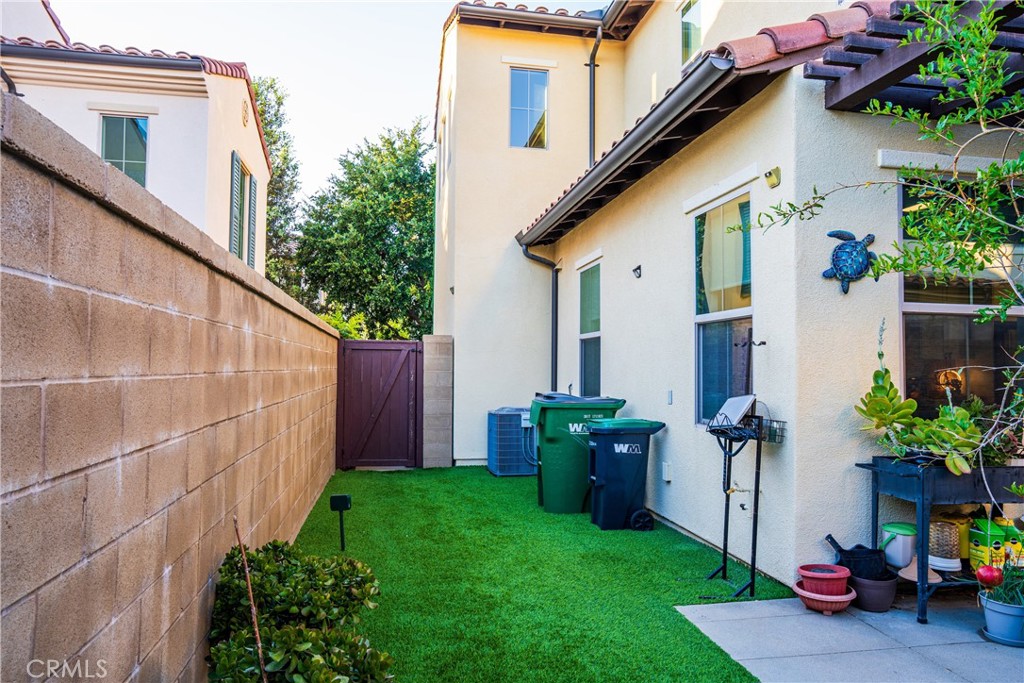 109 Full Sun Property Photo 23