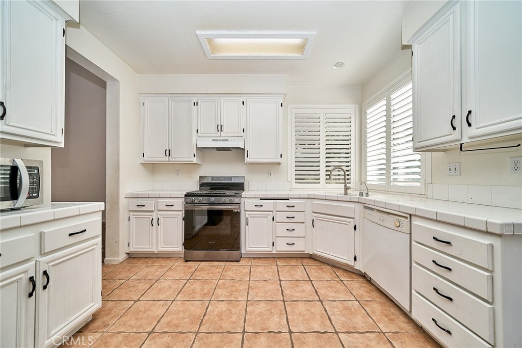 14729 Foxfield Lane Property Photo 10