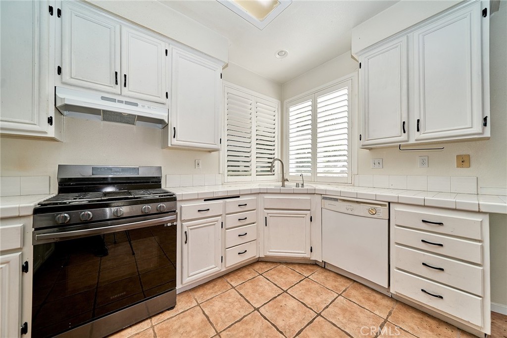 14729 Foxfield Lane Property Photo 12