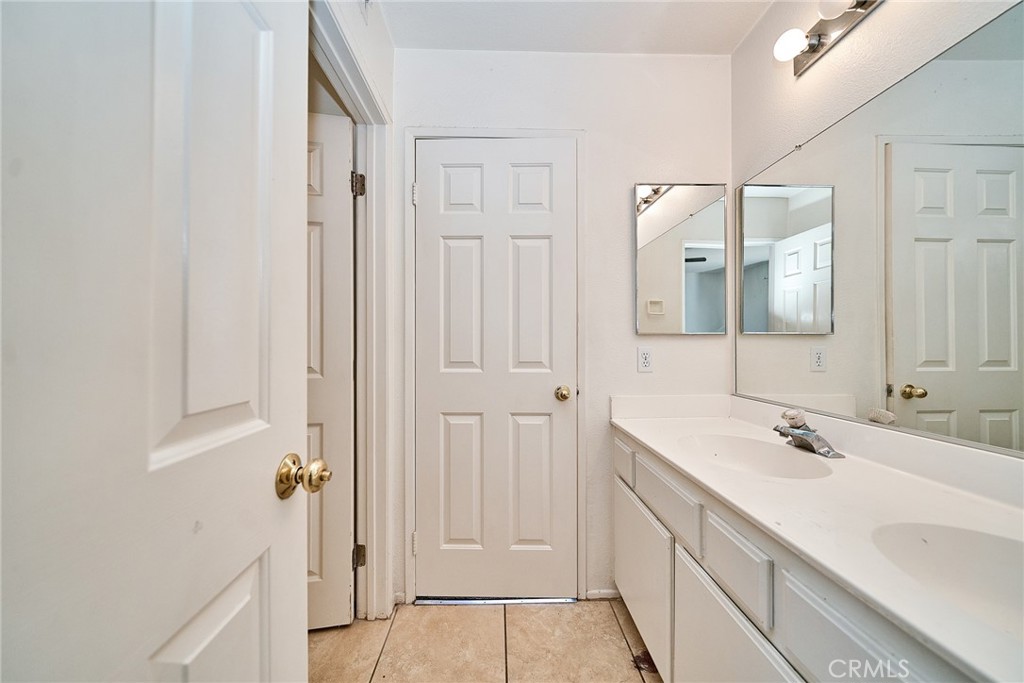 14729 Foxfield Lane Property Photo 33