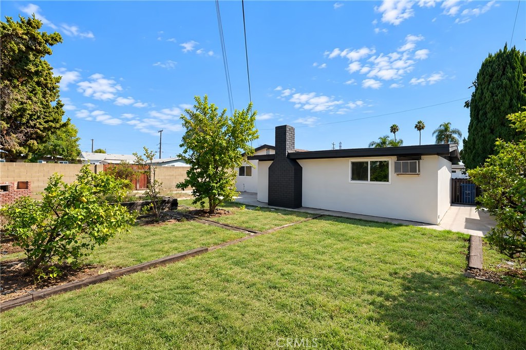 7437 El Verano Property Photo 23