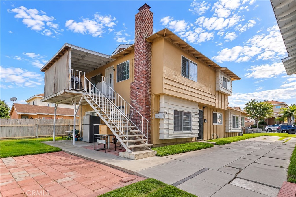 2522 Strathmore Property Photo 2
