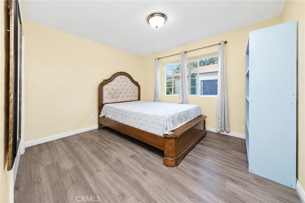 2522 Strathmore Property Photo 11
