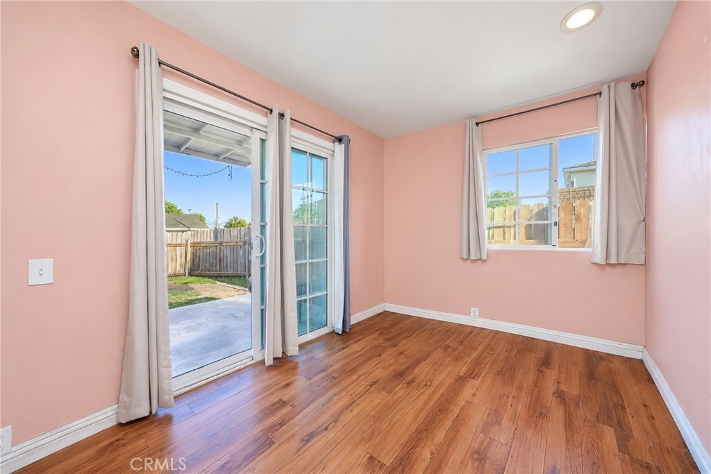 2522 Strathmore Property Photo 14