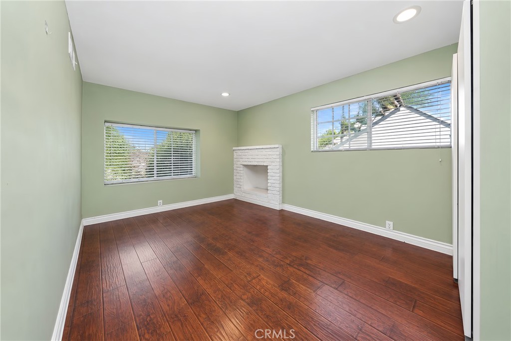 2522 Strathmore Property Photo 16
