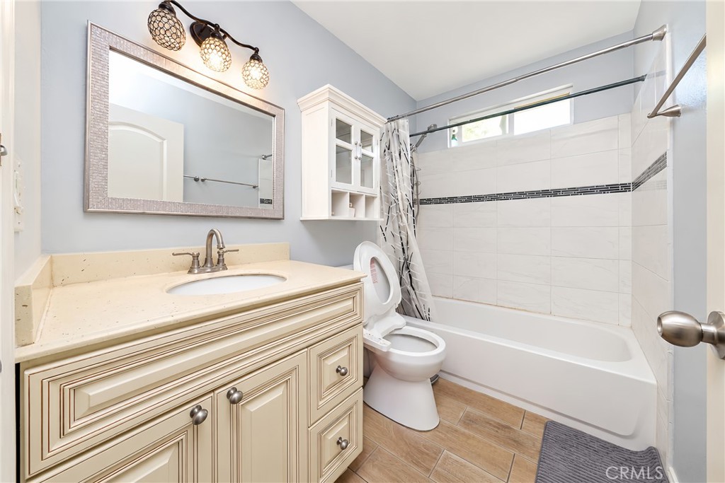 2522 Strathmore Property Photo 20