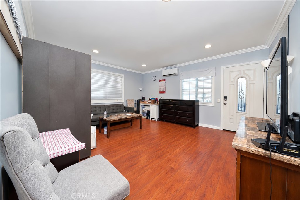 2522 Strathmore Property Photo 24