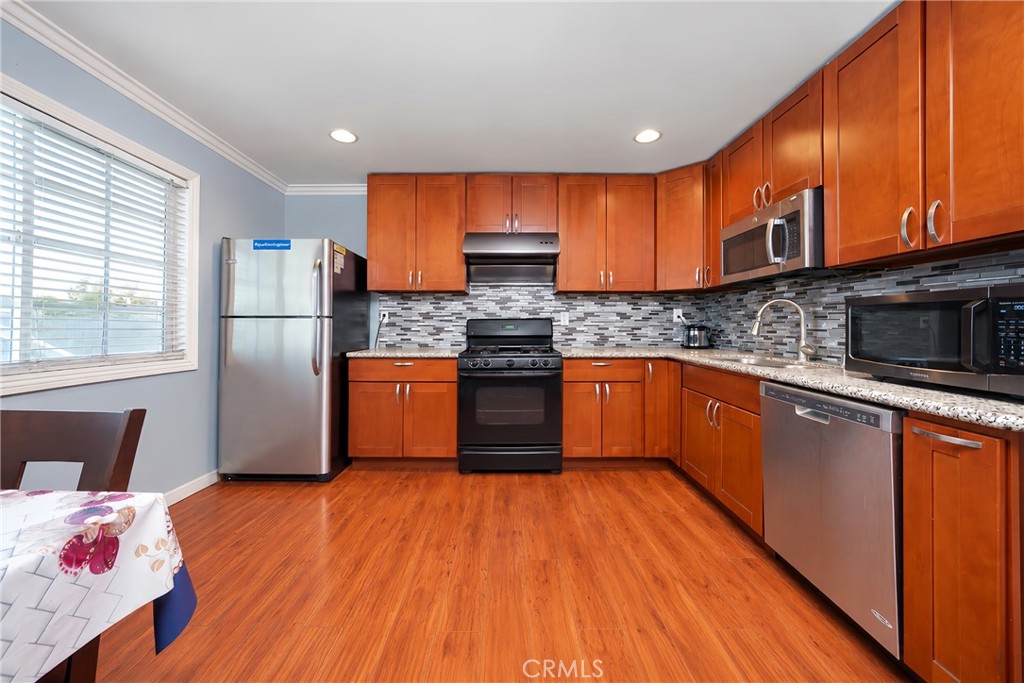 2522 Strathmore Property Photo 28