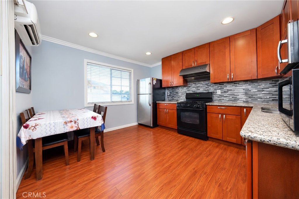 2522 Strathmore Property Photo 29