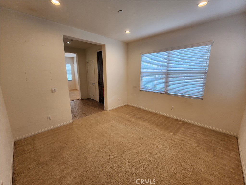 926 Terrace W Property Photo 4