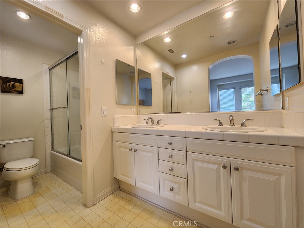 926 Terrace W Property Photo 7