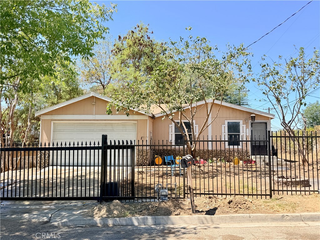 3067 Carl Property Photo 4