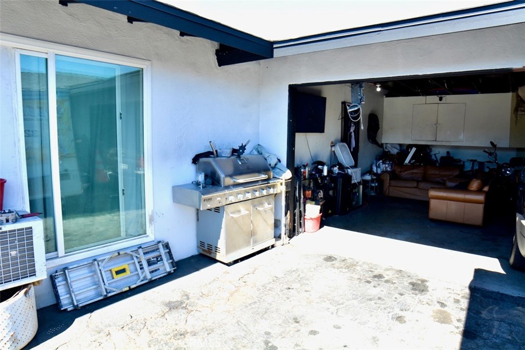 1833 Aileron Property Photo 4