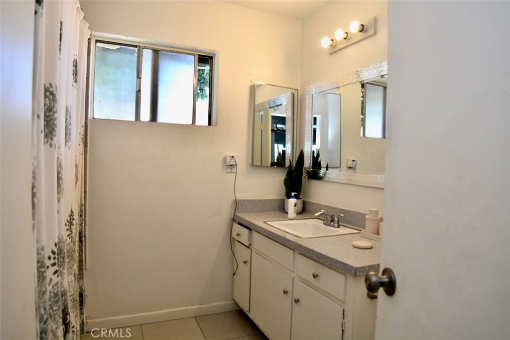1833 Aileron Property Photo 5