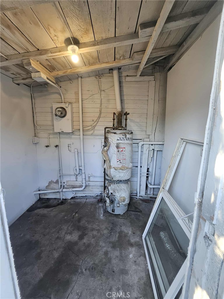 814 E E Street Property Photo 4
