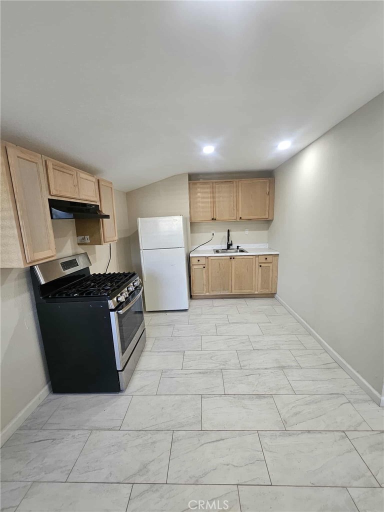 814 E E Street Property Photo 7