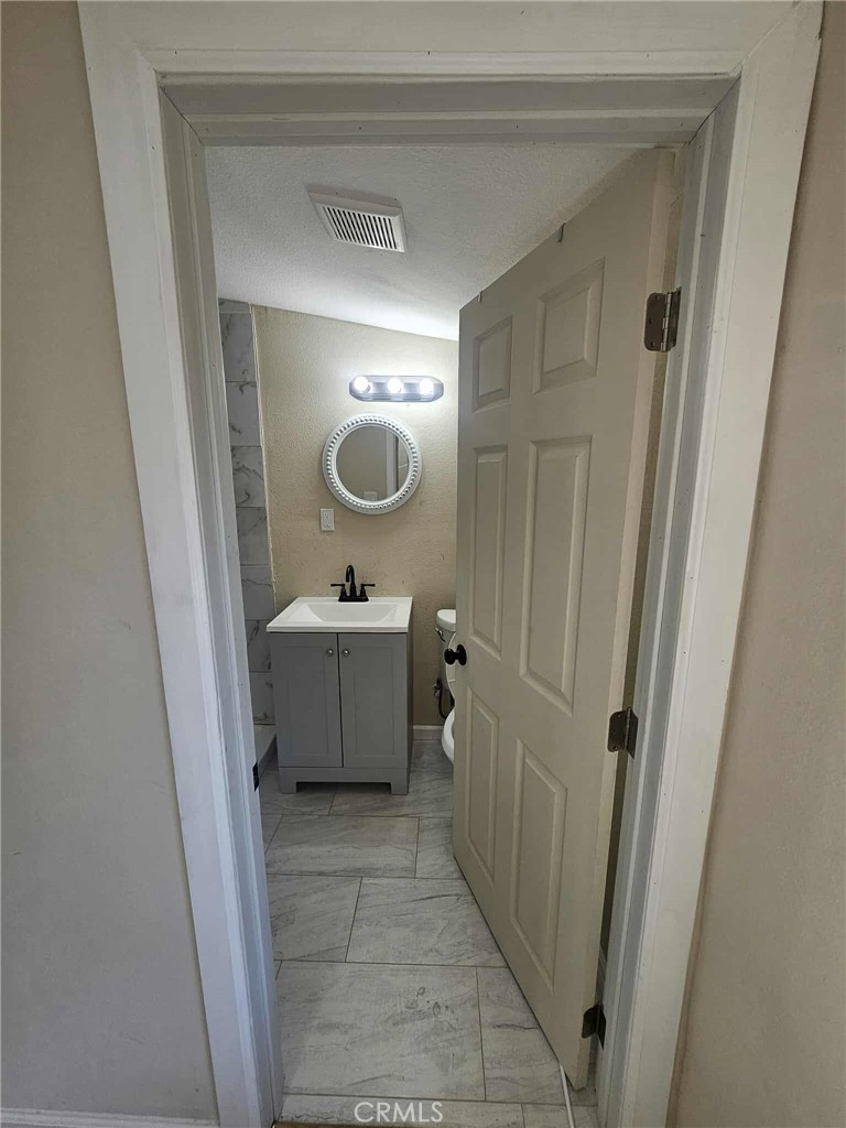 814 E E Street Property Photo 11