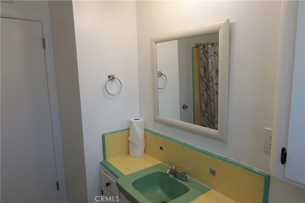 1445 E Workman Property Photo 28