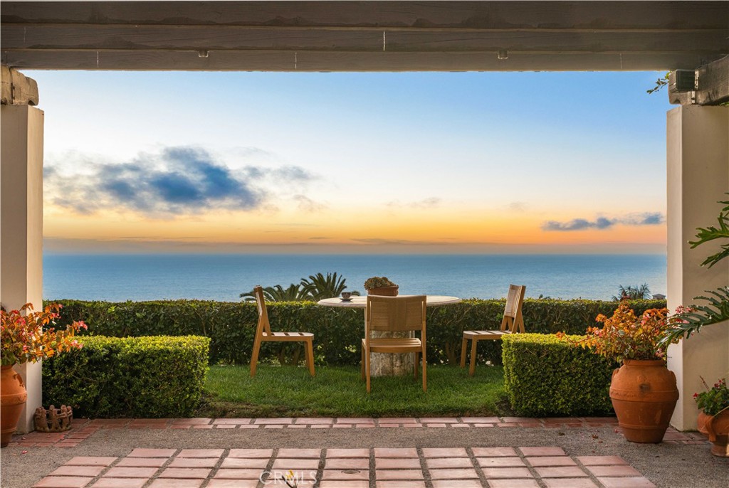 24 Scenic Bluff Property Photo 5