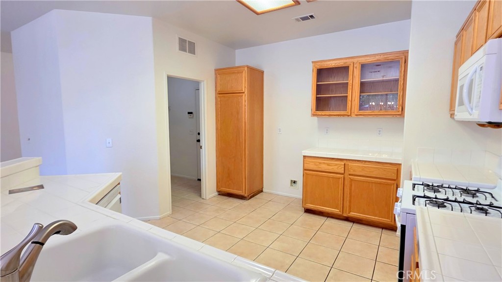 3196 Hannover Street Property Photo 6