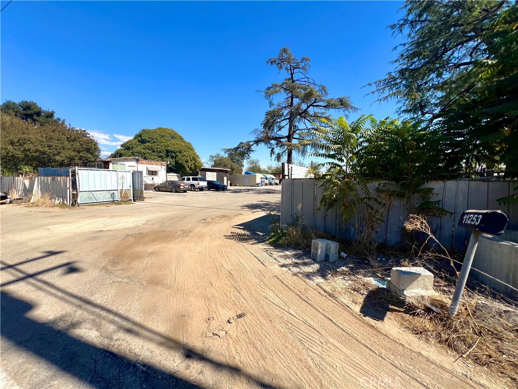 11253 Roswell Property Photo 1
