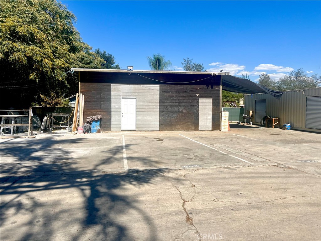 11253 Roswell Property Photo 4