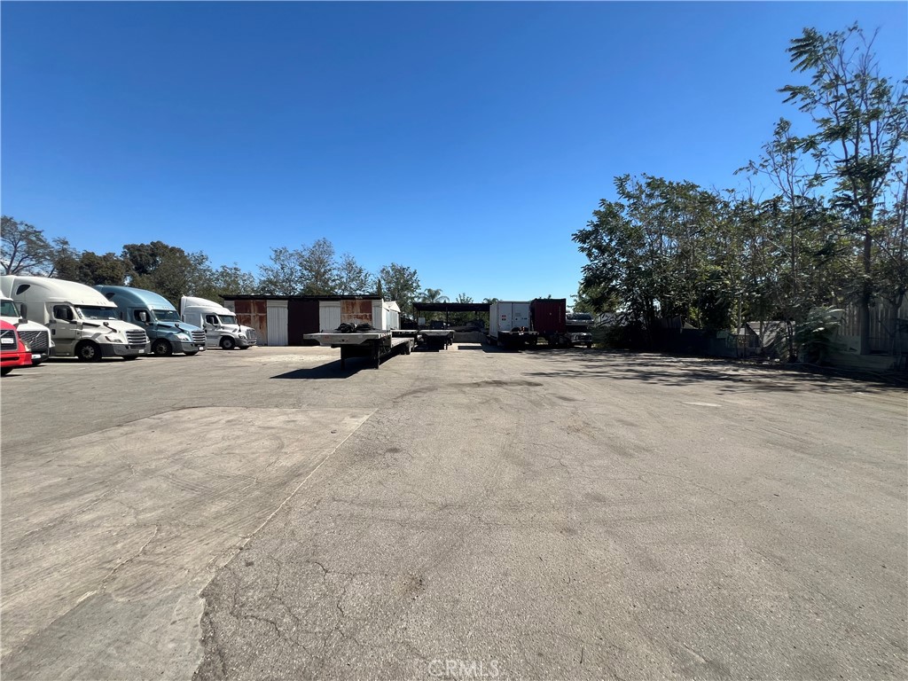 11253 Roswell Property Photo 5