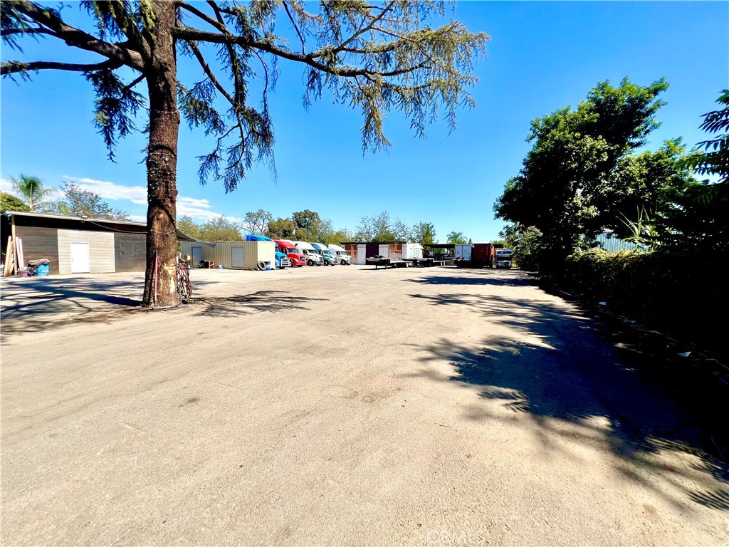 11253 Roswell Property Photo 6