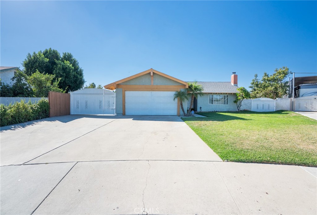 2708 S Tamarask Court Property Photo 3