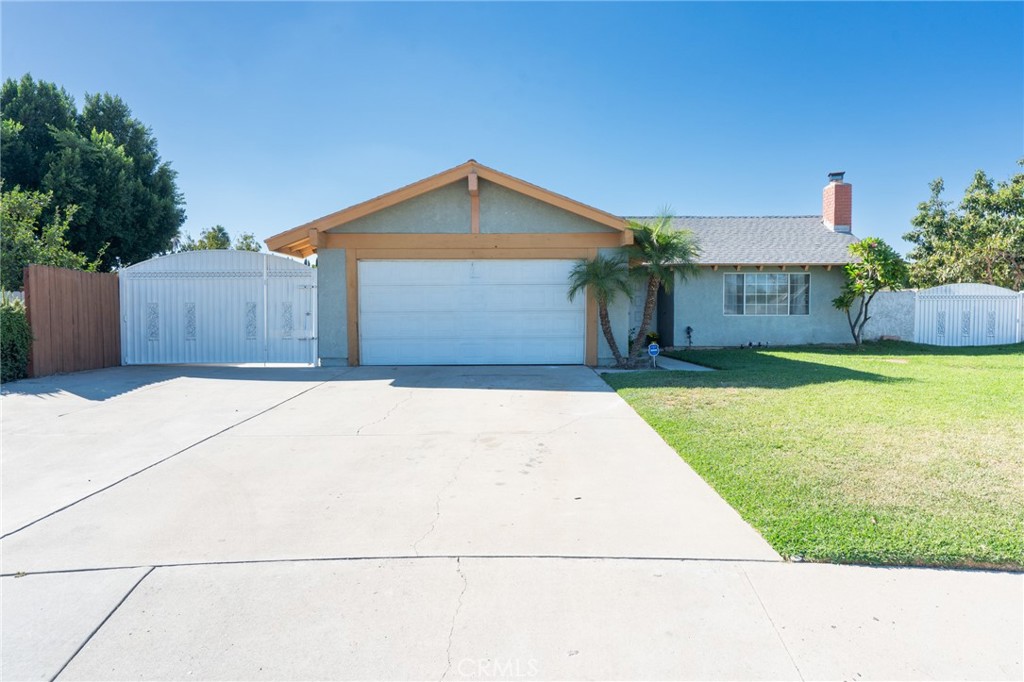 2708 S Tamarask Court Property Photo 4