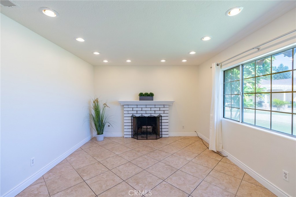 2708 S Tamarask Court Property Photo 8