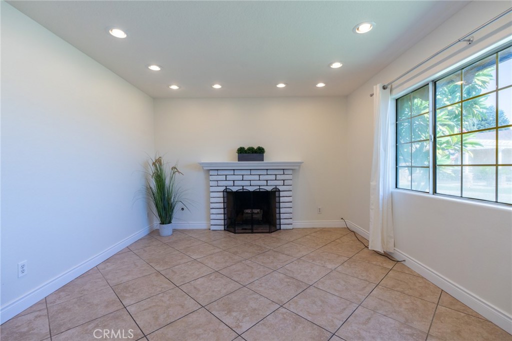 2708 S Tamarask Court Property Photo 9