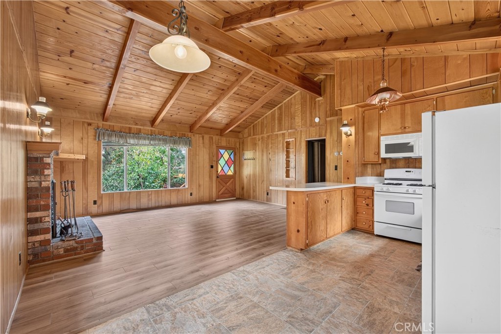 26720 Redstart Property Photo 7