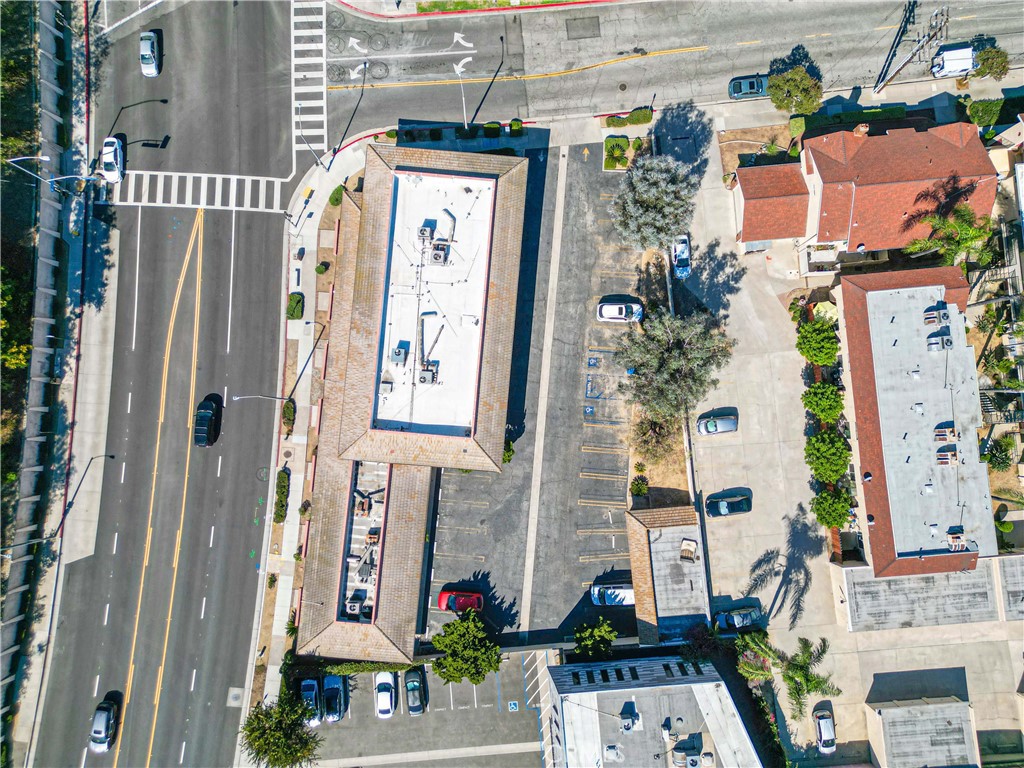 300 S Atlantic Boulevard Property Photo 16
