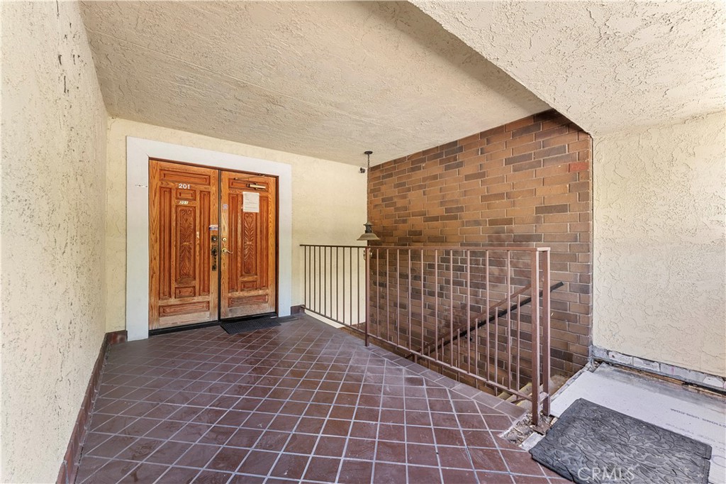 300 S Atlantic Boulevard Property Photo 18