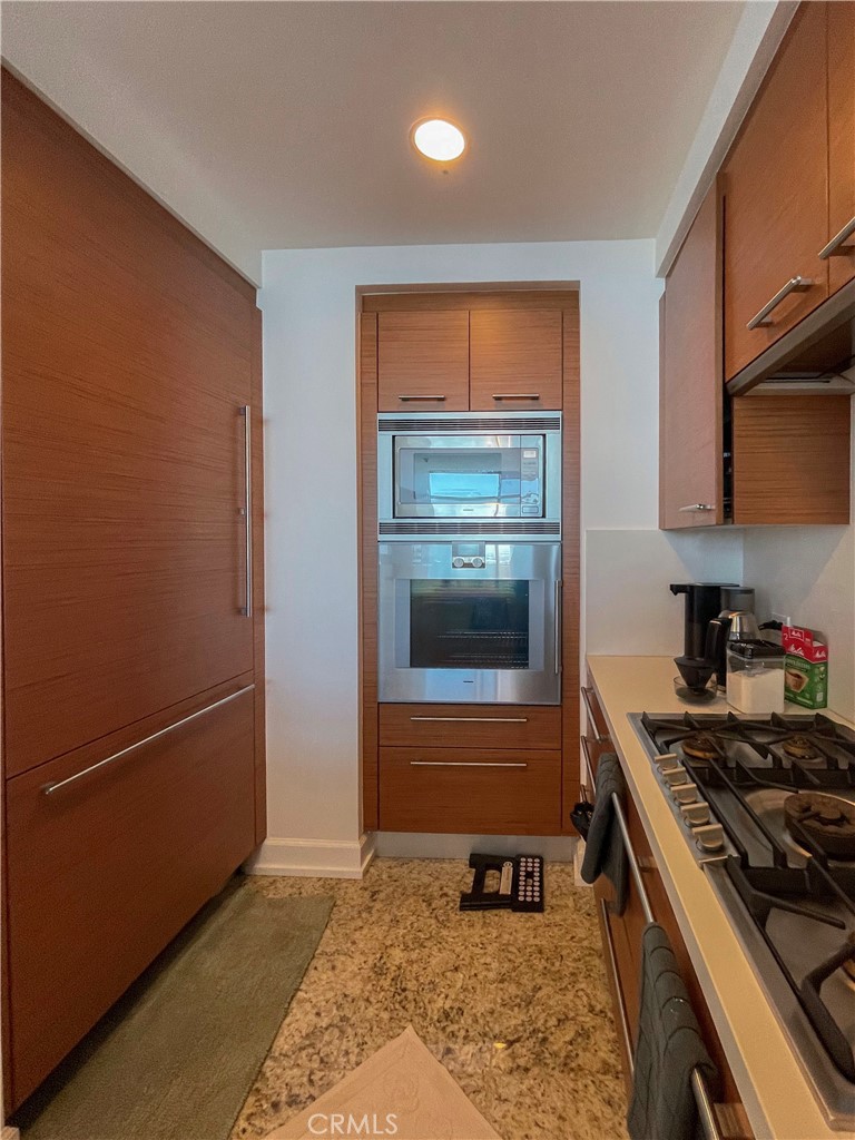 900 W Olympic Property Photo 10