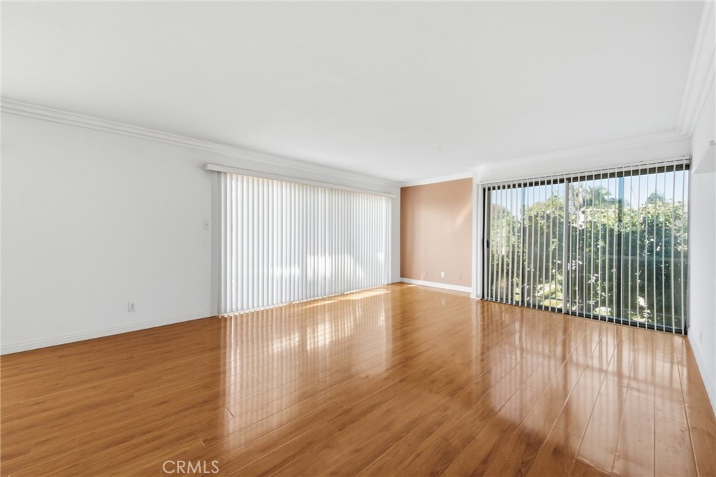 100 Loma 301 Property Photo 4