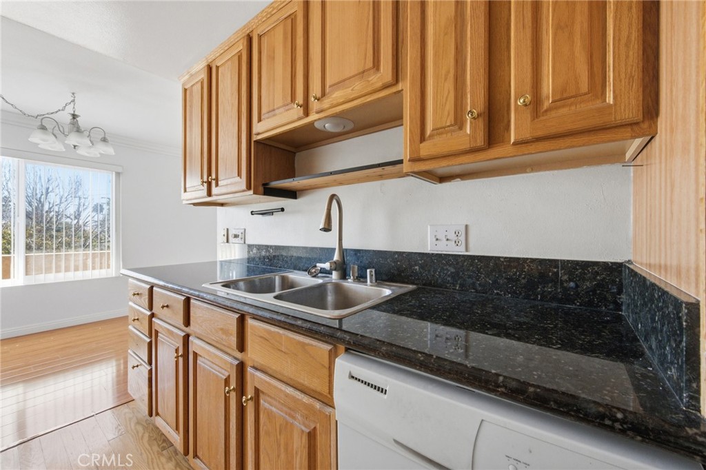 100 Loma 301 Property Photo 9