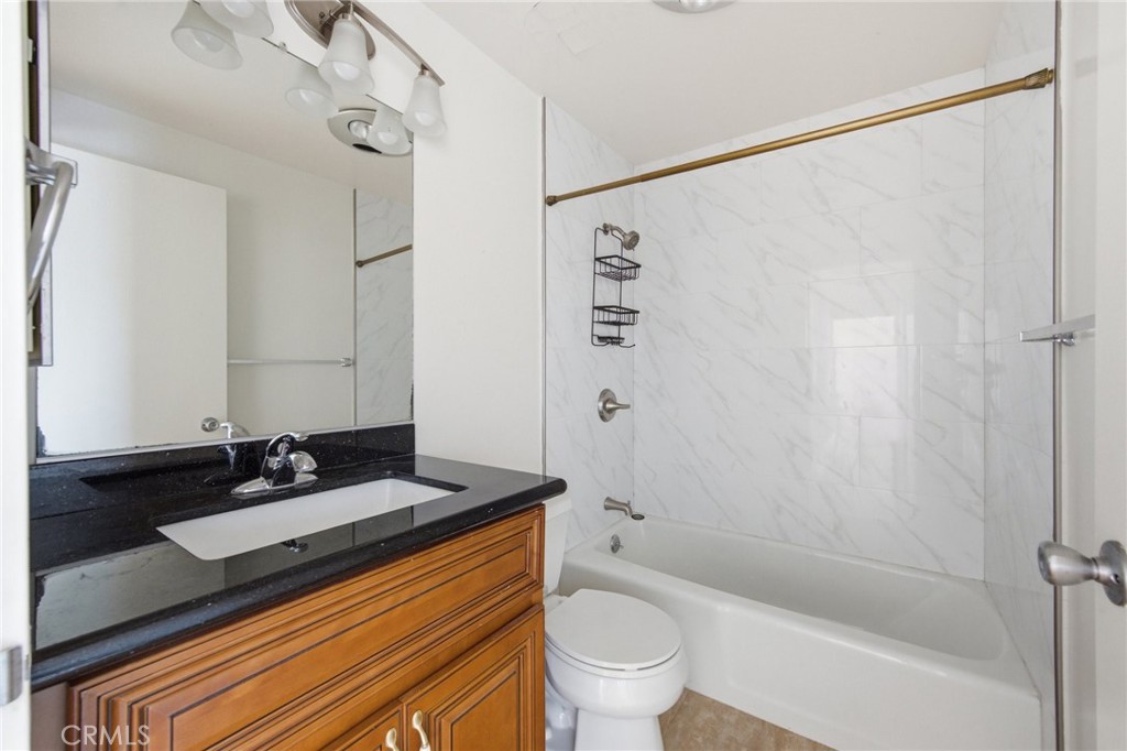 100 Loma 301 Property Photo 15