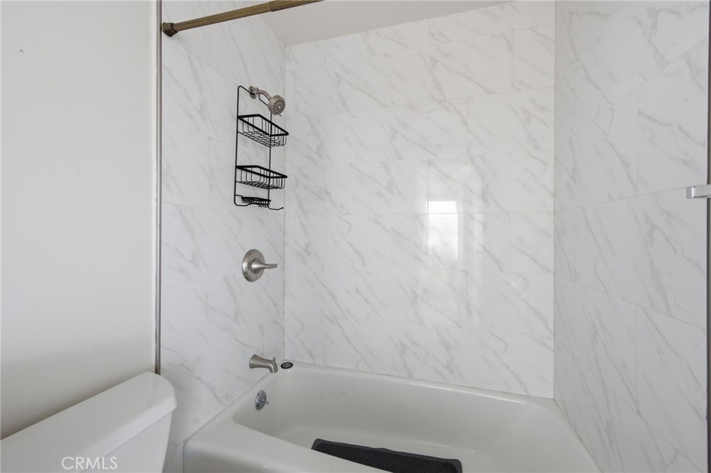 100 Loma 301 Property Photo 16