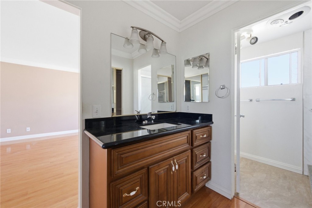 100 Loma 301 Property Photo 19