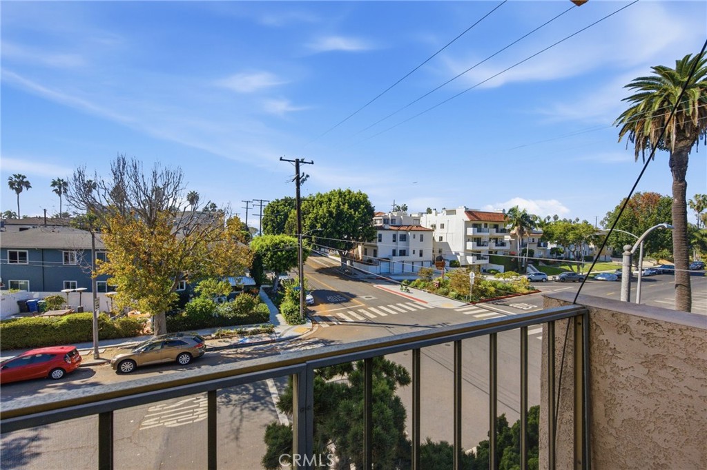 100 Loma 301 Property Photo 23