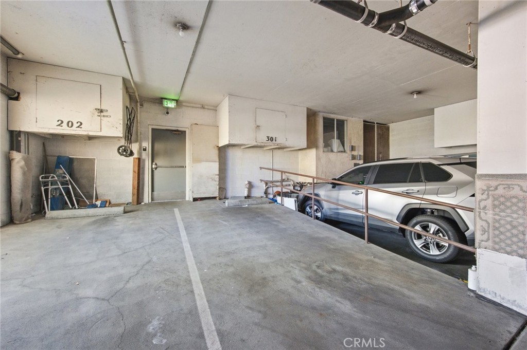 100 Loma 301 Property Photo 27